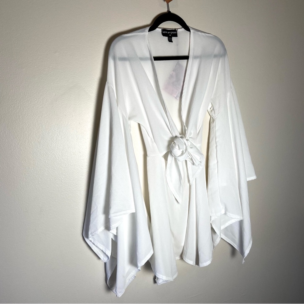 🚨 Last day Fri 🧳 White Relaxed Fit Cover Up with Tie Waist